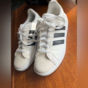 GRAND COURT BASE SHOES